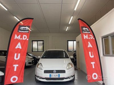 Usata Fiat Grande Punto 69 CV (50 kW) 2010 Bianco Utilitaria
