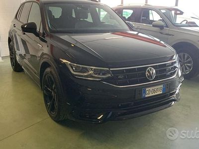 Usata VW Tiguan R-line 150 CV (110 kW) 2021 Nero SUV