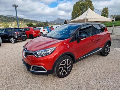 Usata Renault Captur Life 90 CV (66 kW) 2016 Rosso SUV