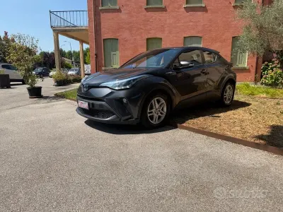 Usata Toyota C-HR Business Edition 98 CV (72 kW) 2020 Grigio SUV