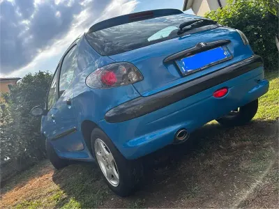 Usata Peugeot 206 75 CV (55 kW) 2000 Berlina