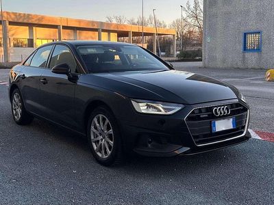Usata Audi A4 Ambiente 190 CV (139 kW) 2019 Nero mhytos metallizzato Berlina