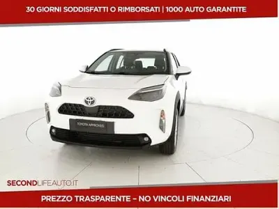 Begagnad Toyota Yaris Cross Active 116 HK (85 kW) 2022 Vit SUV