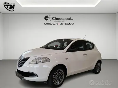 Usata Lancia Ypsilon 69 CV (50 kW) 2013 Bianco Utilitaria