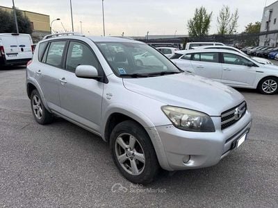 Usata Toyota RAV4 177 CV (130 kW) 2007 Argento metallizzato SUV