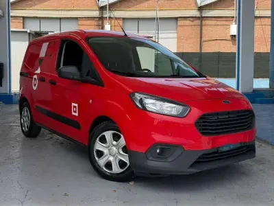 Usata Ford Transit Courier 101 CV (74 kW) 2022 Rosso Furgone