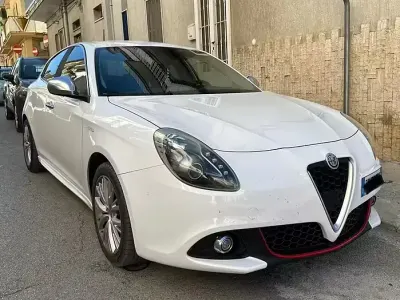 Usata Alfa Romeo Giulietta 120 CV (88 kW) 2017 Bianco Utilitaria