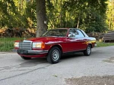 Usata Mercedes 230 109 CV (80 kW) 1980 Rosso Coupé
