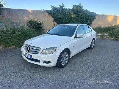 Usata Mercedes C200 143 CV (105 kW) 2010 Bianco Coupé