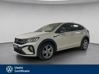 Usata VW Taigo R-line 110 CV (80 kW) 2022 Nero / pastello SUV