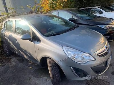 Usata Opel Corsa 85 CV (62 kW) 2013 Grigio Utilitaria