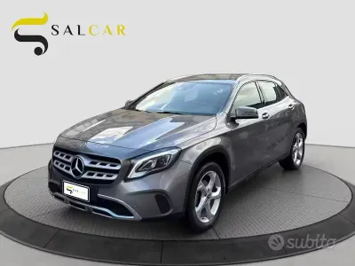 Begagnad Mercedes GLA180 109 HK (80 kW) 2017 Grå SUV