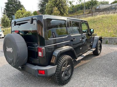 Usata Jeep Wrangler Sahara 200 CV (147 kW) 2011 Nero SUV