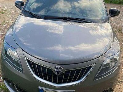 Usata Lancia Ypsilon Gold 69 CV (50 kW) 2024 Grigio Utilitaria