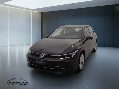 Usata VW Golf VIII Style 150 CV (110 kW) 2025 Grigio Utilitaria