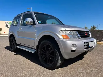 Usata Mitsubishi Pajero Edition 116 CV (85 kW) 2005 Grigio SUV