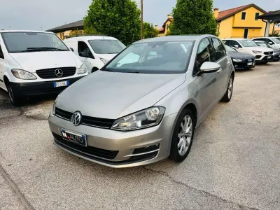 Usata VW Golf VII Comfortline 110 CV (80 kW) 2015 Argento Berlina