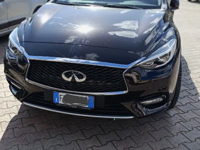 Infiniti Q30