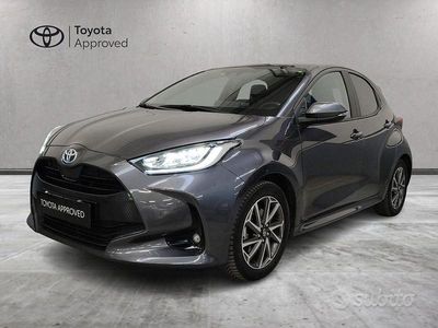Usata Toyota Yaris Hybrid Trend 92 CV (67 kW) 2023 Grigio Berlina