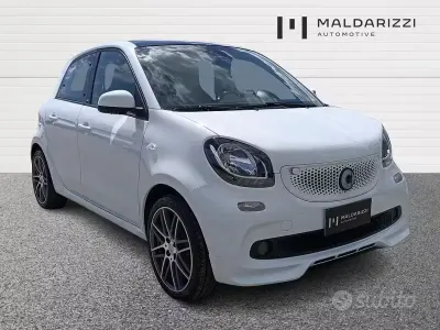 Usata Smart ForFour Brabus 109 CV (80 kW) 2017 Bianco Utilitaria