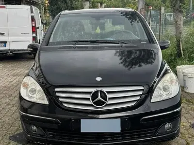 Usata Mercedes B200 140 CV (102 kW) 2009 Nero Monovolume