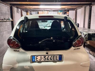 Usata Toyota Aygo 69 CV (50 kW) 2011 Bianco Utilitaria