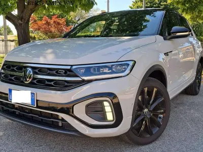 Usata VW T-Roc R-line 150 CV (110 kW) 2022 Ascot grey tetto black SUV