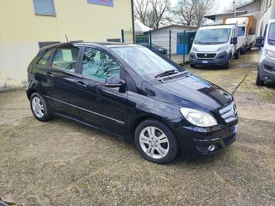 Usata Mercedes B180 109 CV (80 kW) 2011 Nero Monovolume
