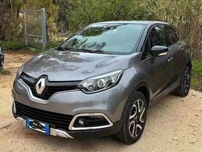 Usata Renault Captur Intens 90 CV (66 kW) 2016 Grigio SUV