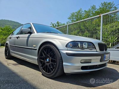 Begagnad BMW 320 Performance 136 HK (100 kW) 2000 Grå Sedan