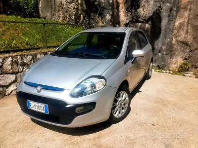 Begagnad Fiat Punto Evo 65 HK (47 kW) 2010 Grå Halvkombi