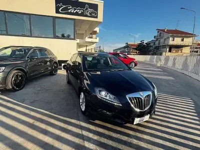 Usata Lancia Delta 120 CV (88 kW) 2009 Blu Utilitaria
