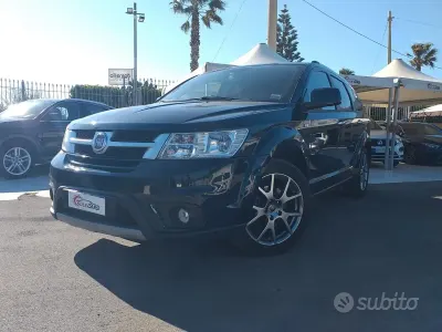 Usata Fiat Freemont Lounge 170 CV (125 kW) 2014 Blu SUV