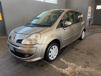Usata Renault Modus Expression 101 CV (74 kW) 2010 Giallo Monovolume