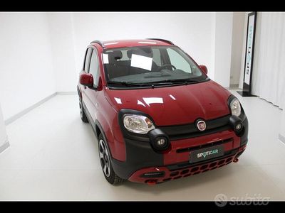 Usata Fiat Panda Cross Cross 69 CV (50 kW) 2024 Rosso Utilitaria