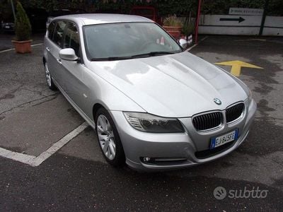 Usata BMW 318 143 CV (105 kW) 2011 Grigio Station wagon