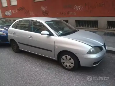 Usata Seat Ibiza 63 CV (46 kW) 2004 Grigio Utilitaria