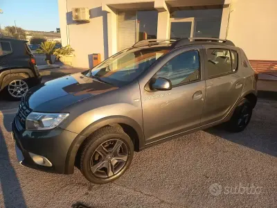Gebraucht Dacia Sandero 90 PS (66 kW) 2017 Grau Limousine