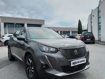 Usata Peugeot 2008 Allure 131 CV (96 kW) 2020 Grigio SUV