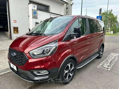 Usata Ford Tourneo Active 185 CV (136 kW) 2021 Rosso carmine metallizzato Monovolume