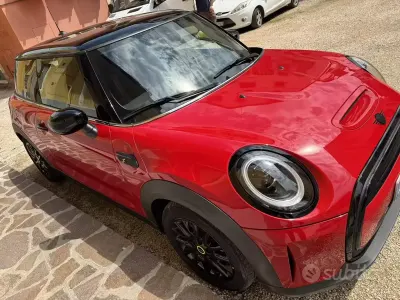 Usata Mini Cooper SE 64 kW (88 CV) 2023 Rosso Utilitaria