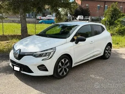 Usado Renault Clio V 101 CV (74 kW) 2023 Blanco Berlina