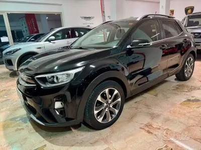 Usata Kia Stonic 120 CV (88 kW) 2018 Nero SUV