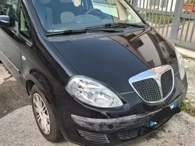 Usata Lancia Musa 90 CV (66 kW) 2005 Monovolume