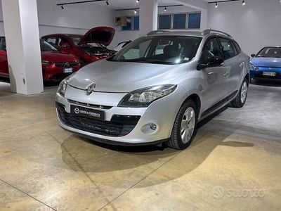 Usata Renault Mégane GrandTour 90 CV (66 kW) 2012 Grigio Station wagon