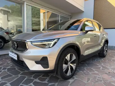 Usata Volvo XC40 Core 179 CV (131 kW) 2022 Bright dusk SUV