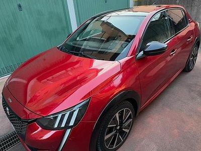 Usata Peugeot 208 GT-line 101 CV (74 kW) 2020 Rosso Utilitaria