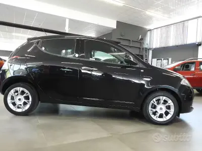 Usata Lancia Ypsilon Gold 68 CV (50 kW) 2016 Nero Utilitaria