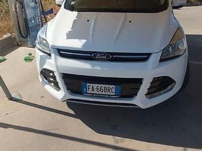 Usata Ford Kuga 120 CV (88 kW) 2015 Bianco SUV