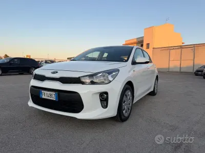 Usata Kia Rio 82 CV (60 kW) 2018 Bianco Berlina